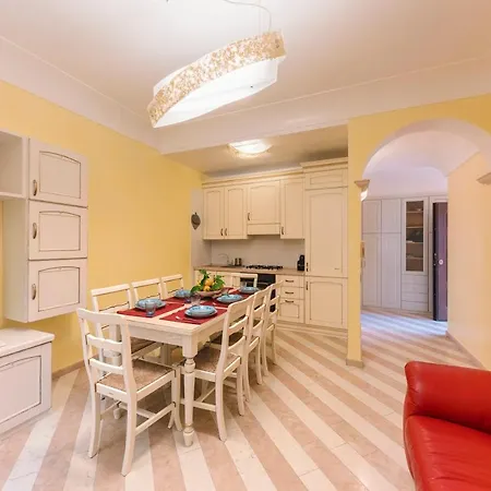 Bouganville House *