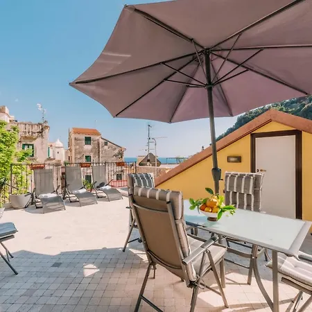 Apartment Bouganville House