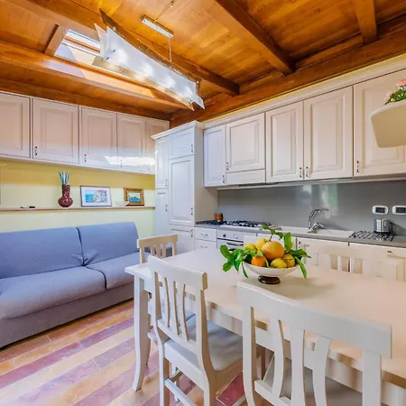 Bouganville House Daire *