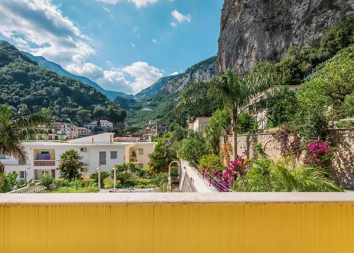 Bouganville House アパート