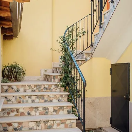 Apartmán Bouganville House *